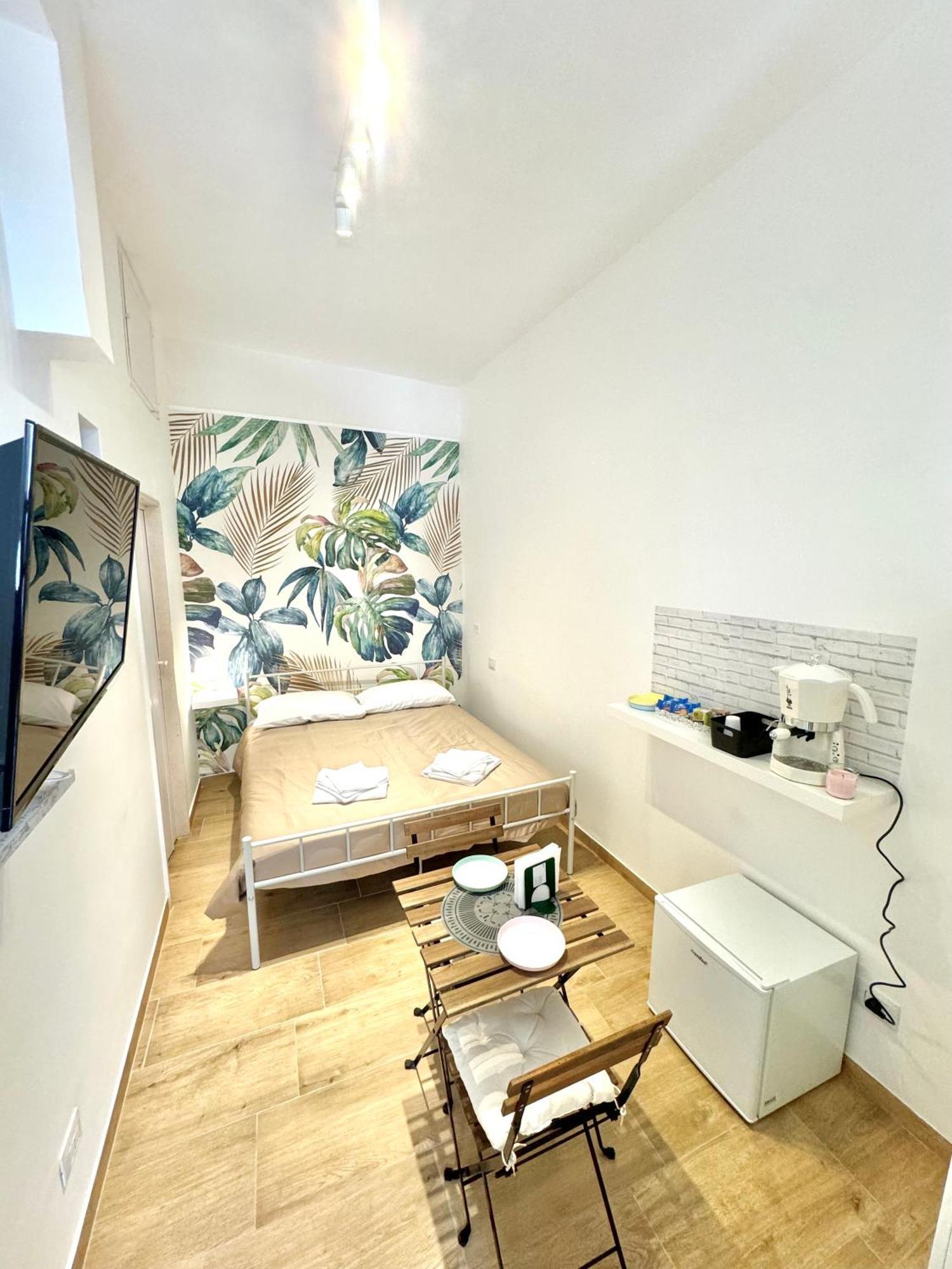 Bari Annette Room Exteriör bild